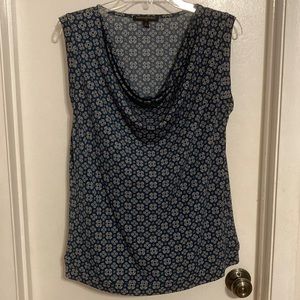 💚 Banana Republic Women’s Tank Top with Scoop Neck (Size S)